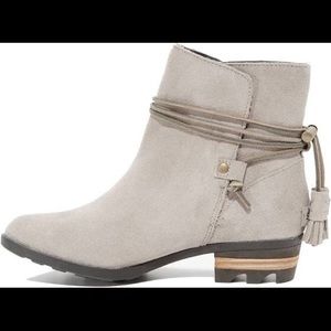 Sorel Women’s Farah winter suede boots booties 7
